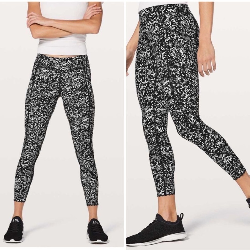 Lululemon Rare Tight Stuff Chirasu Black Pockets Printed 3/4 Leggings